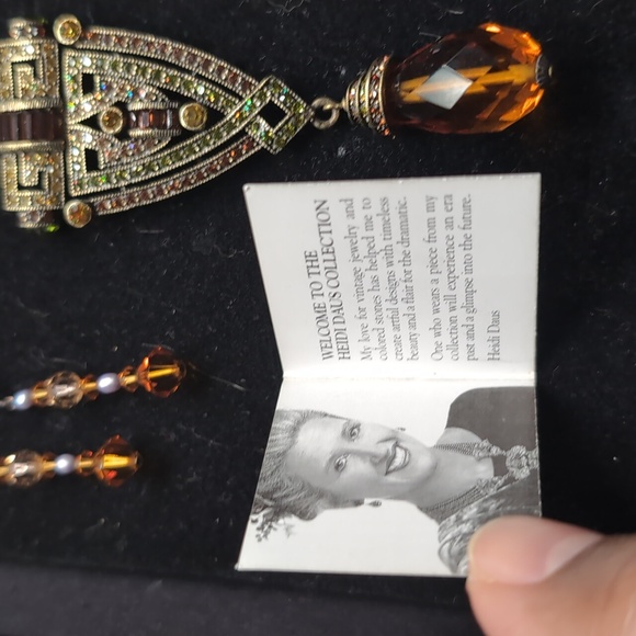 Heidi Daus| Necklace Jewelry Set With Matching ring and 3 earrings set in Box - Picture 16 of 17